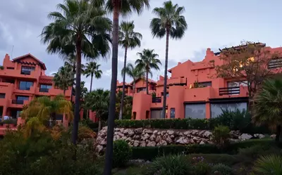 Middle Floor Apartment in Estepona