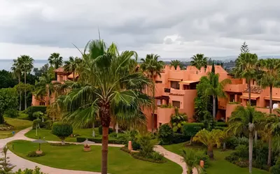 Middle Floor Apartment in Estepona