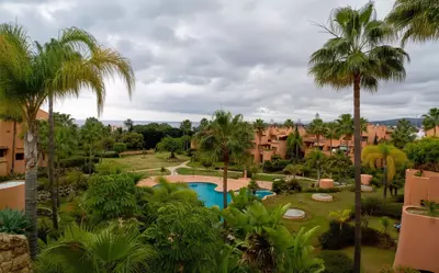 Middle Floor Apartment in Estepona