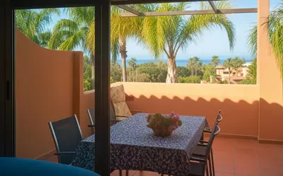 Middle Floor Apartment in Estepona