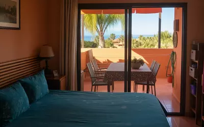 Middle Floor Apartment in Estepona