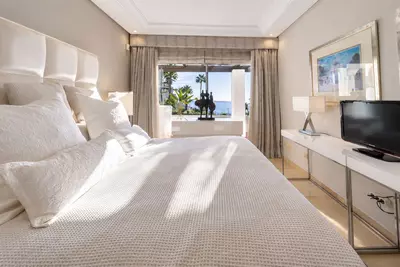Middle Floor Apartment in Puerto Banús