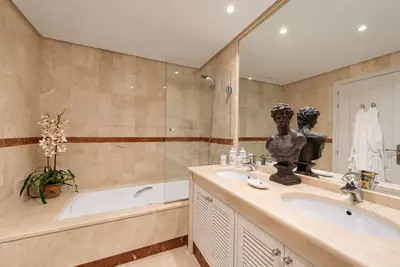 Middle Floor Apartment in Puerto Banús