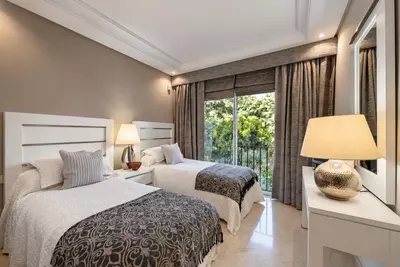 Middle Floor Apartment in Puerto Banús