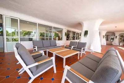 Middle Floor Apartment in Puerto Banús
