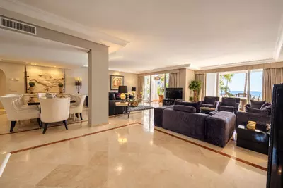 Middle Floor Apartment in Puerto Banús