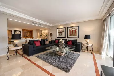 Middle Floor Apartment in Puerto Banús