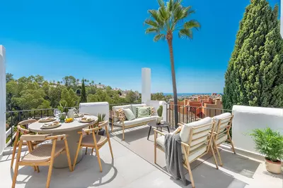 Middle Floor Apartment in Benahavís