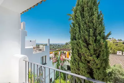 Middle Floor Apartment in Benahavís