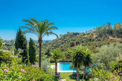 Middle Floor Apartment in Benahavís