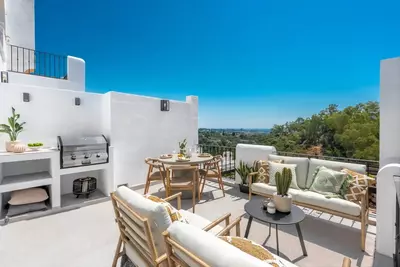 Middle Floor Apartment in Benahavís