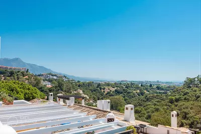 Middle Floor Apartment in Benahavís