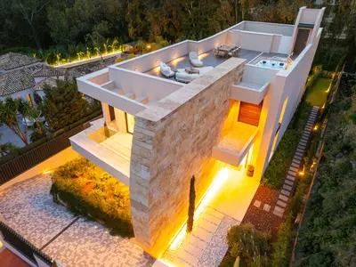 Detached Villa in Nueva Andalucía