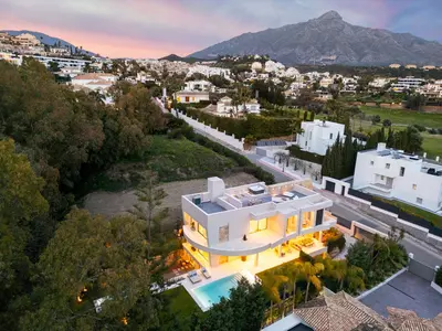 Detached Villa in Nueva Andalucía