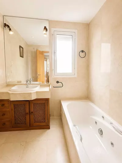 Middle Floor Apartment in Marbella