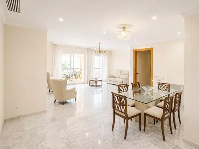 Middle Floor Apartment in Marbella