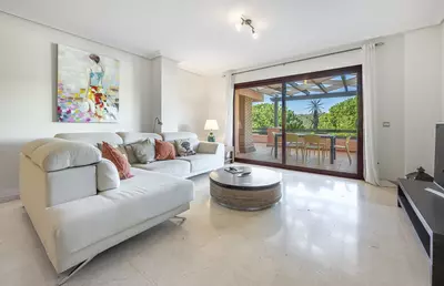 Middle Floor Apartment in Casares Playa