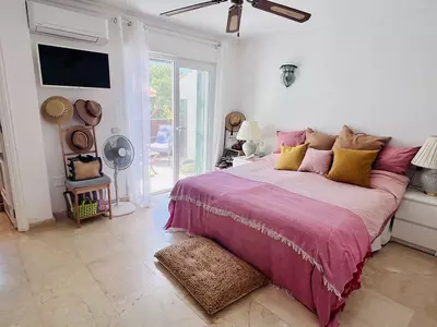 Townhouse in El Paraiso