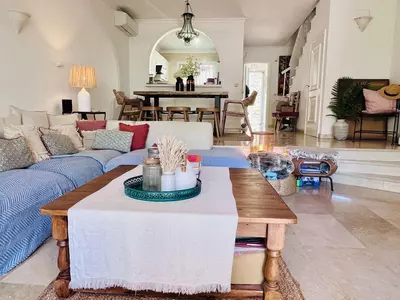 Townhouse in El Paraiso