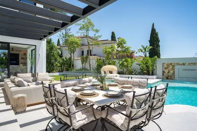 Detached Villa in Bel Air