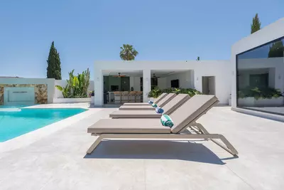 Detached Villa in Bel Air