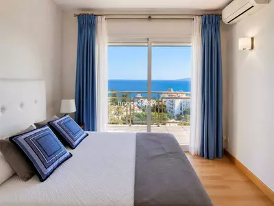Top Floor Apartment in Estepona