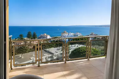 Top Floor Apartment in Estepona