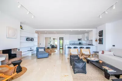 Middle Floor Apartment in Río Real