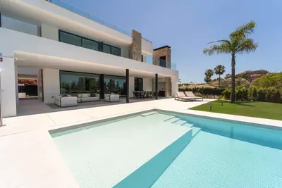 Detached Villa in Nueva Andalucía