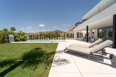 Detached Villa in Nueva Andalucía
