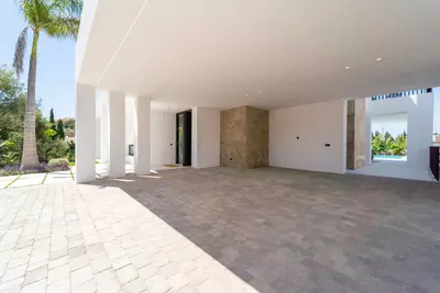 Detached Villa in Nueva Andalucía