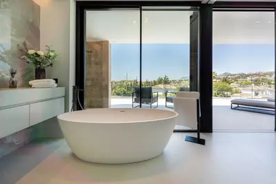 Detached Villa in Nueva Andalucía