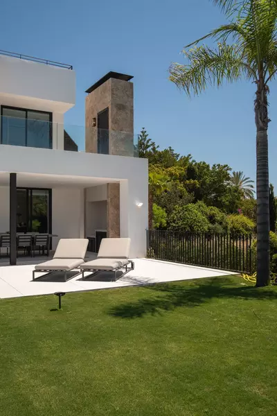 Detached Villa in Nueva Andalucía