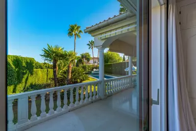 Detached Villa in El Paraiso
