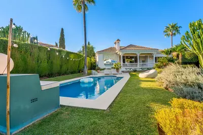 Detached Villa in El Paraiso