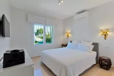 Detached Villa in El Paraiso