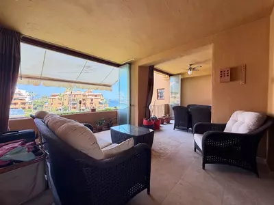 Middle Floor Apartment in Estepona