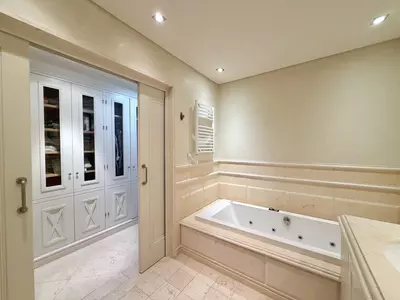 Middle Floor Apartment in Estepona