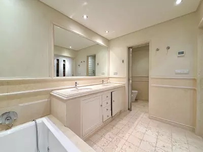 Middle Floor Apartment in Estepona