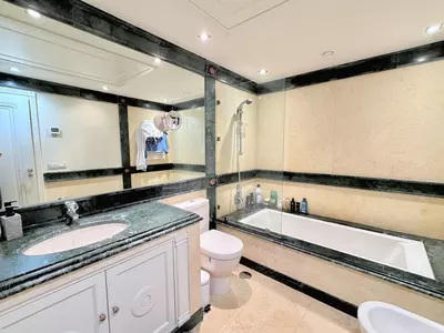 Middle Floor Apartment in Estepona