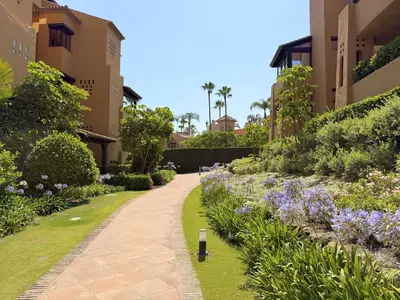 Middle Floor Apartment in Estepona