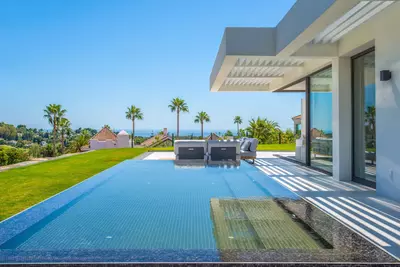 Middle Floor Apartment in El Paraiso