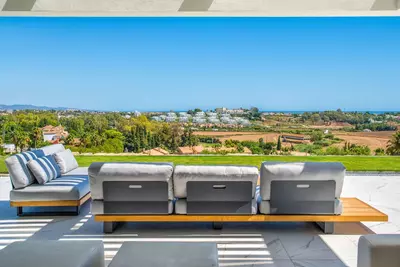 Middle Floor Apartment in El Paraiso