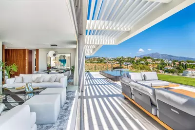 Middle Floor Apartment in El Paraiso