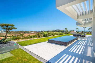 Middle Floor Apartment in El Paraiso