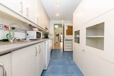 Middle Floor Apartment in Nueva Andalucía