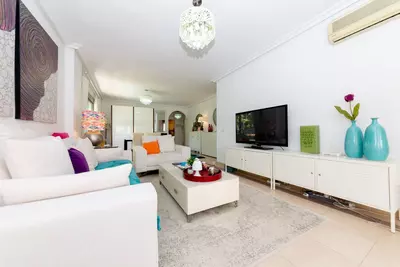 Middle Floor Apartment in Nueva Andalucía