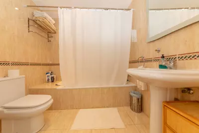 Middle Floor Apartment in Nueva Andalucía