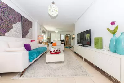 Middle Floor Apartment in Nueva Andalucía