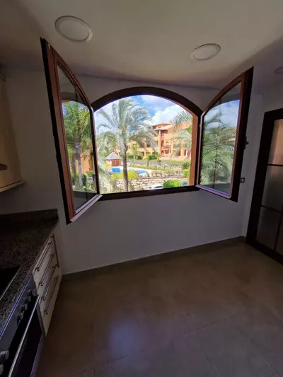 Middle Floor Apartment in Benahavís